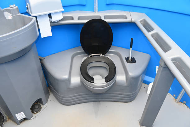 Best Portable bathroom rental  in Holcom, KS